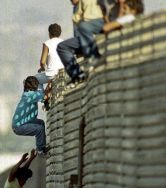 Border-Fence-Jumpers